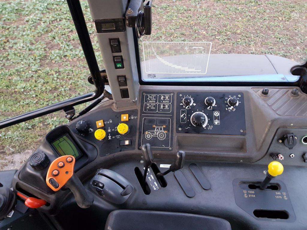 naudotas traktorius New Holland TM 190