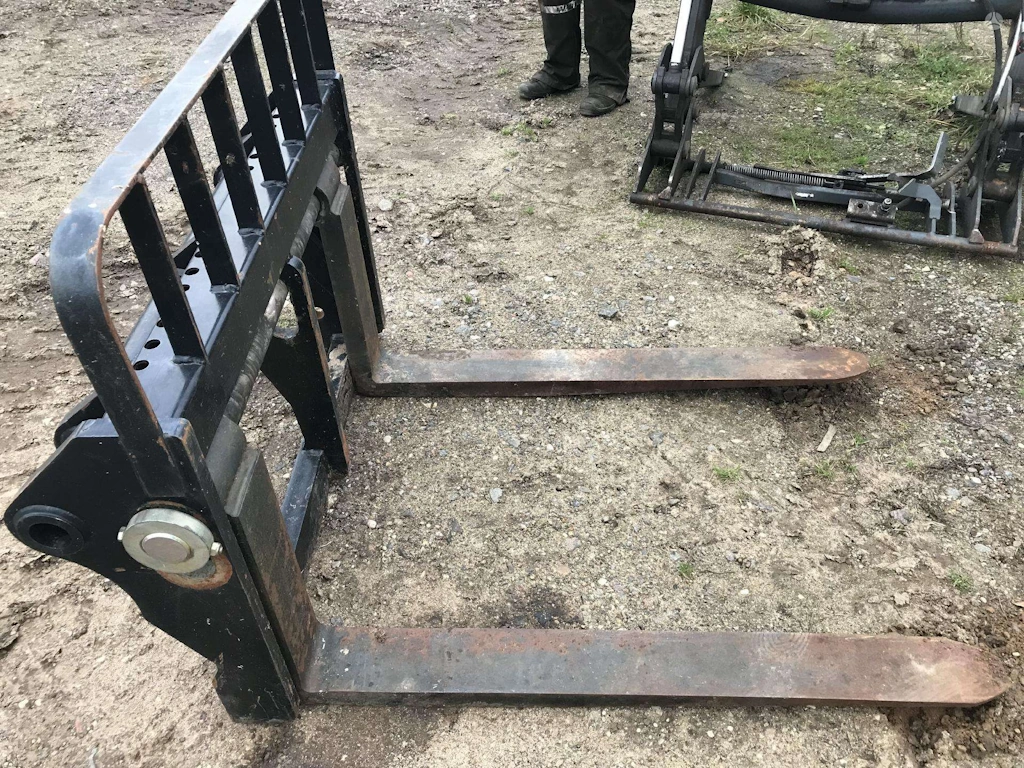 naudotos krautuvo šakės, agro mašinos priedas