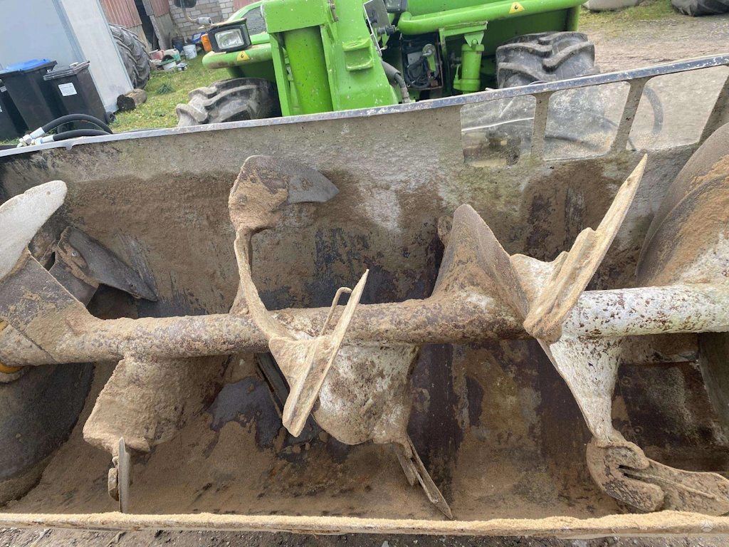 kaušas, betono maišyklė, krautuvo priedas