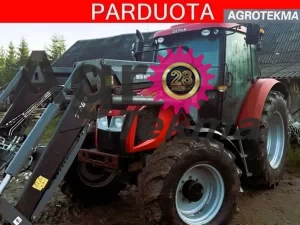 traktorius su priekiniu krautuvu