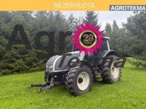 valtra traktorius, sustiprintais ratais