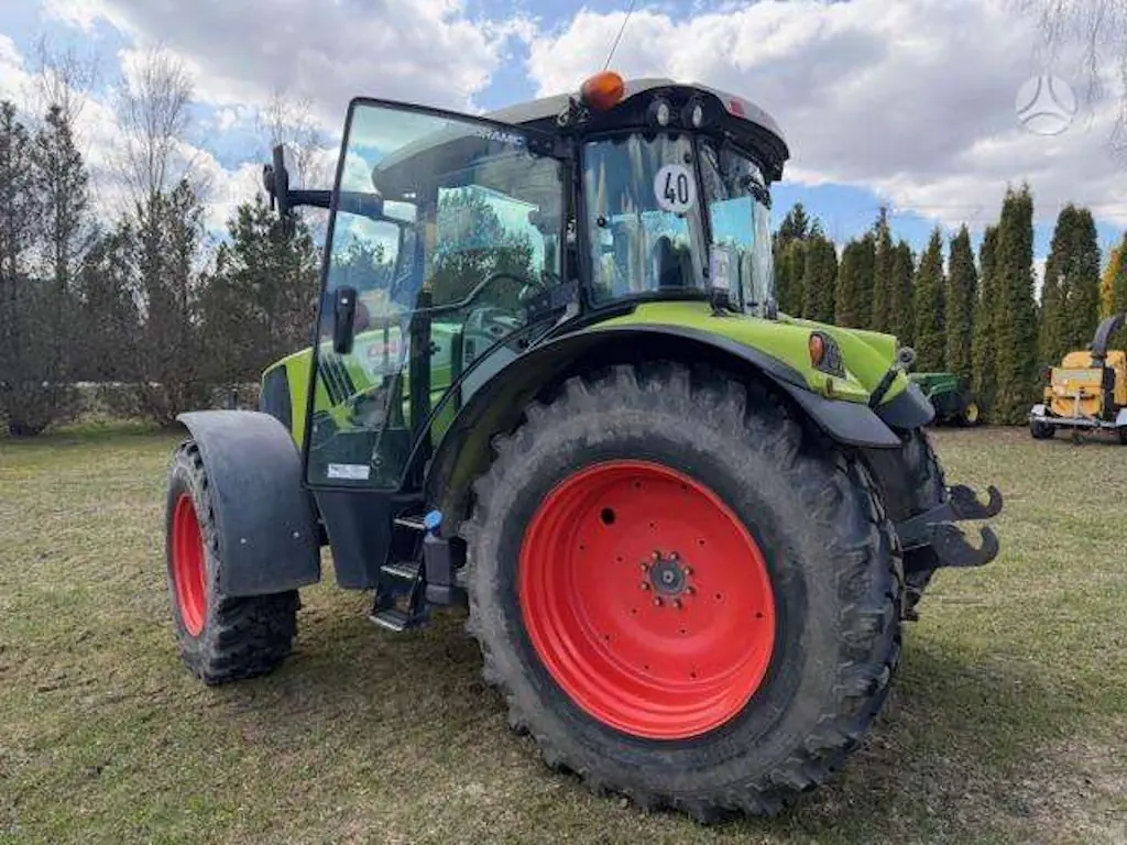 claas traktorius