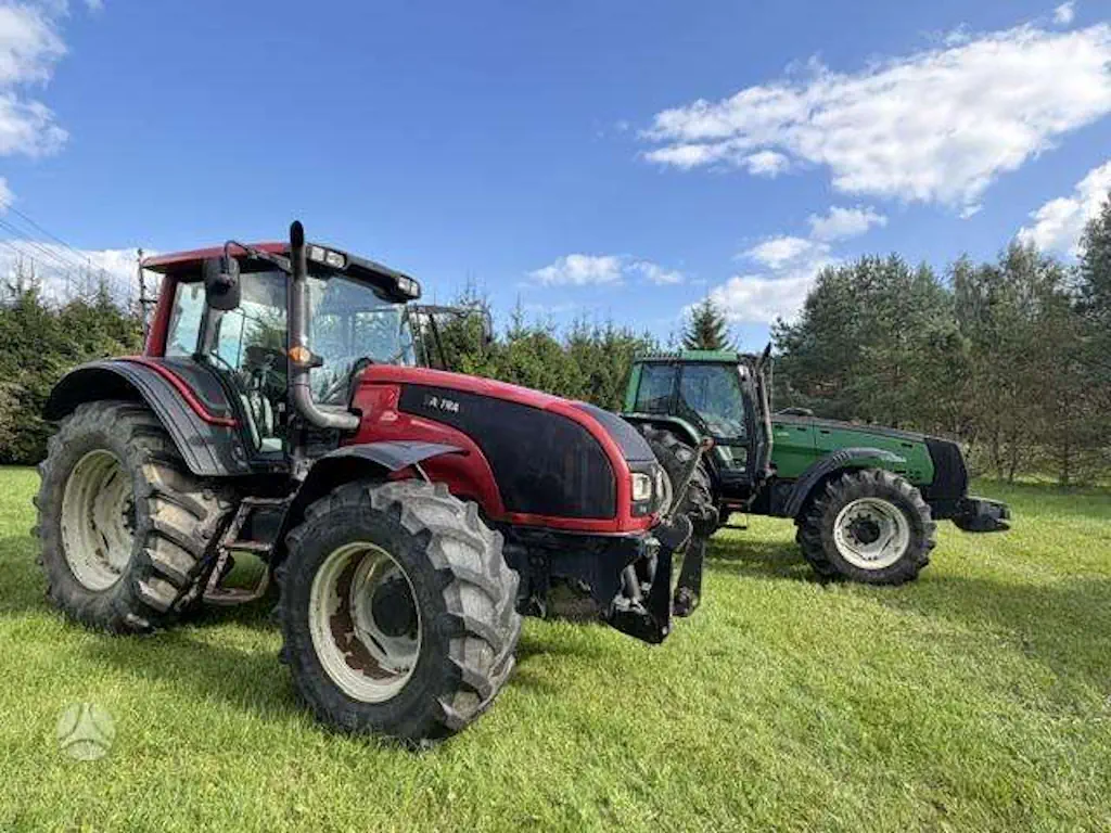 valtra traktorius