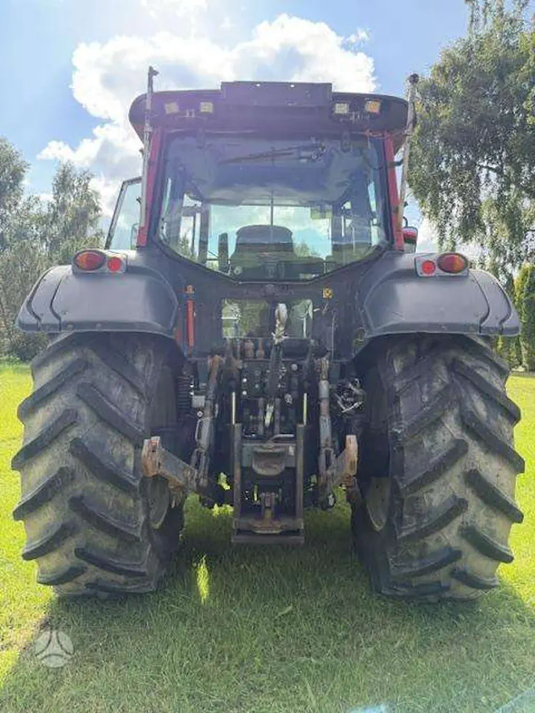 valtra traktorius